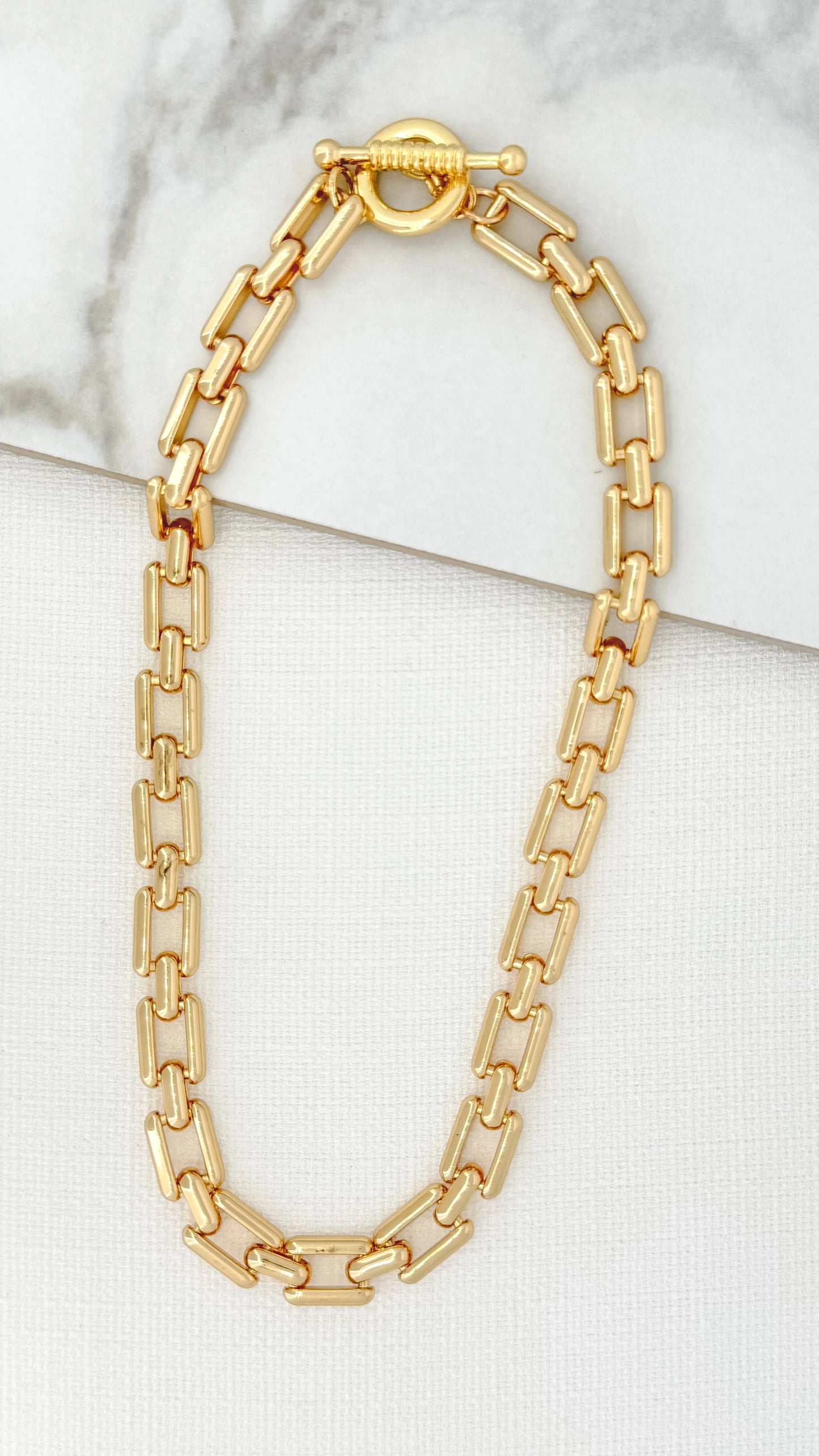 Envy short gold square link T-bar necklace