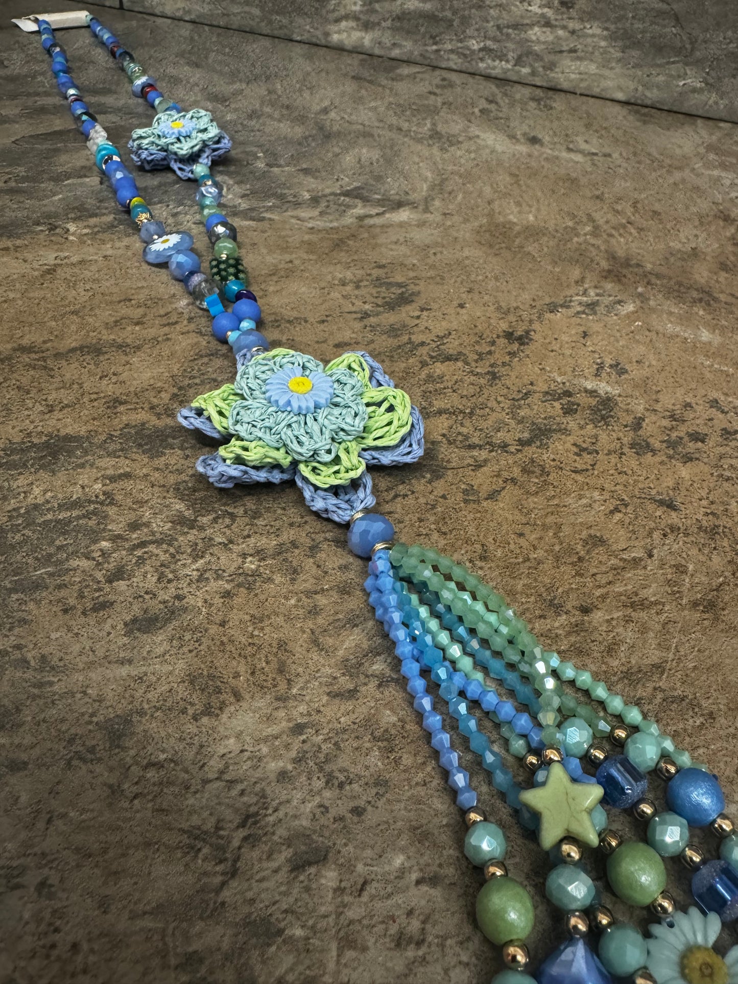 Blue crochet daisy and bead necklace