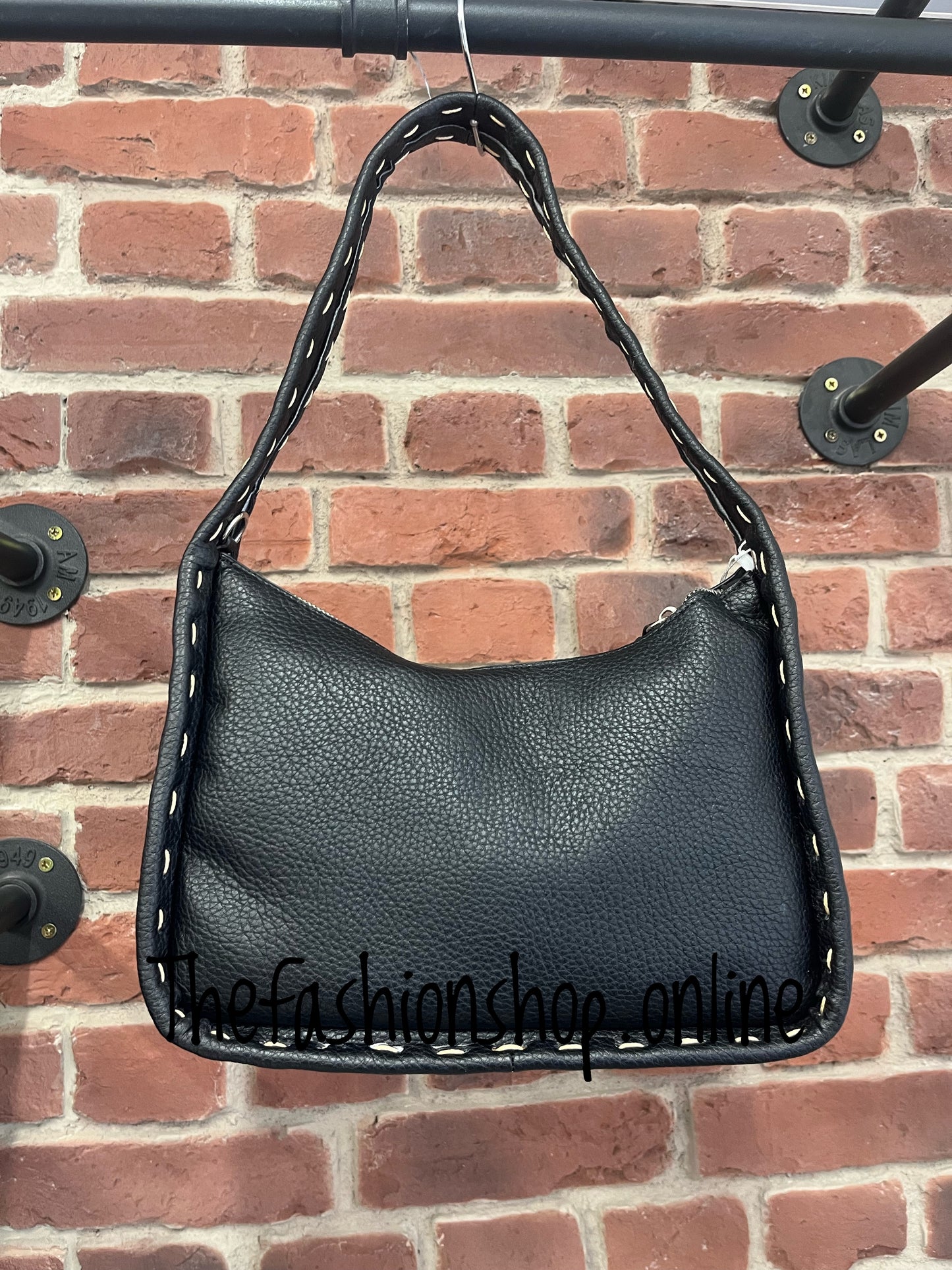 Medium black bag with stitch detail