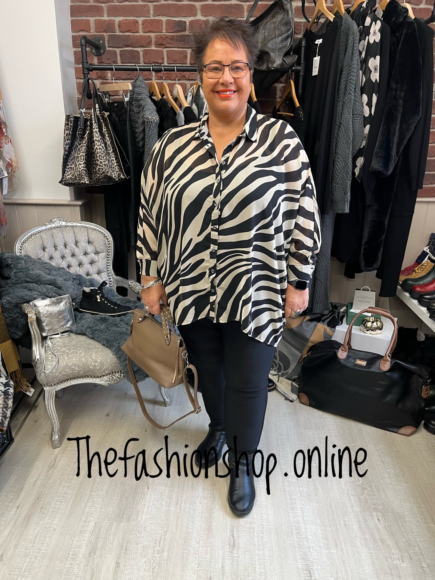 Saloos mocha and black oversized blouse with vest sizes 10-22