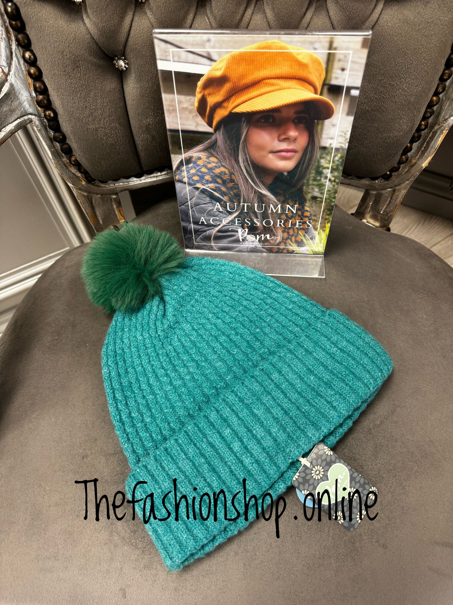 Pom teal yarn faux fur pompom hat