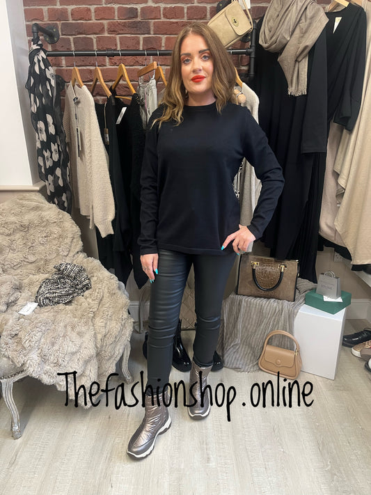 Black round neck jumper sizes 10-16