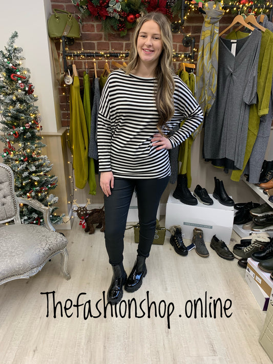 Black and white stripe long sleeve top 10-14