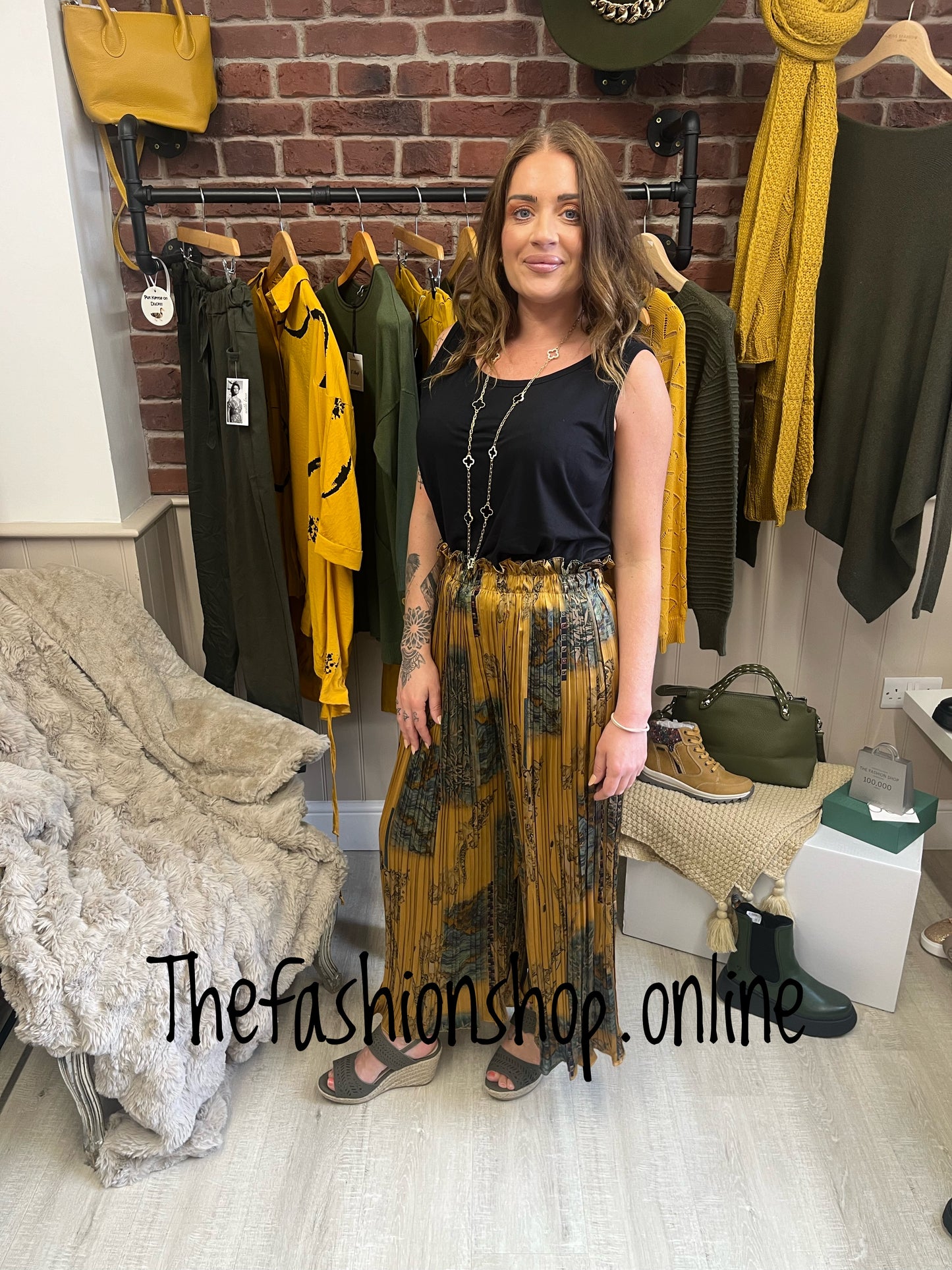 Gold silk feel pleated trousers 8-18