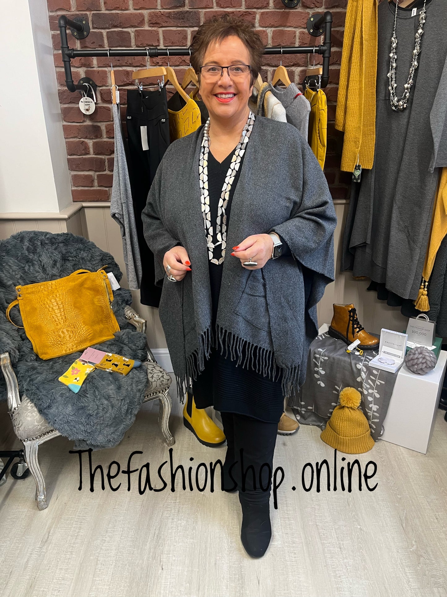 Charcoal grey knitted fringe wrap - free size