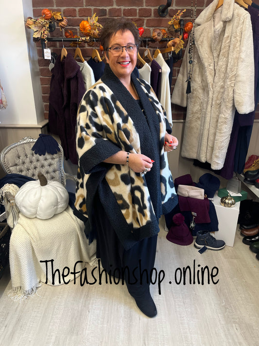 Edge to edge leopard print poncho - free size