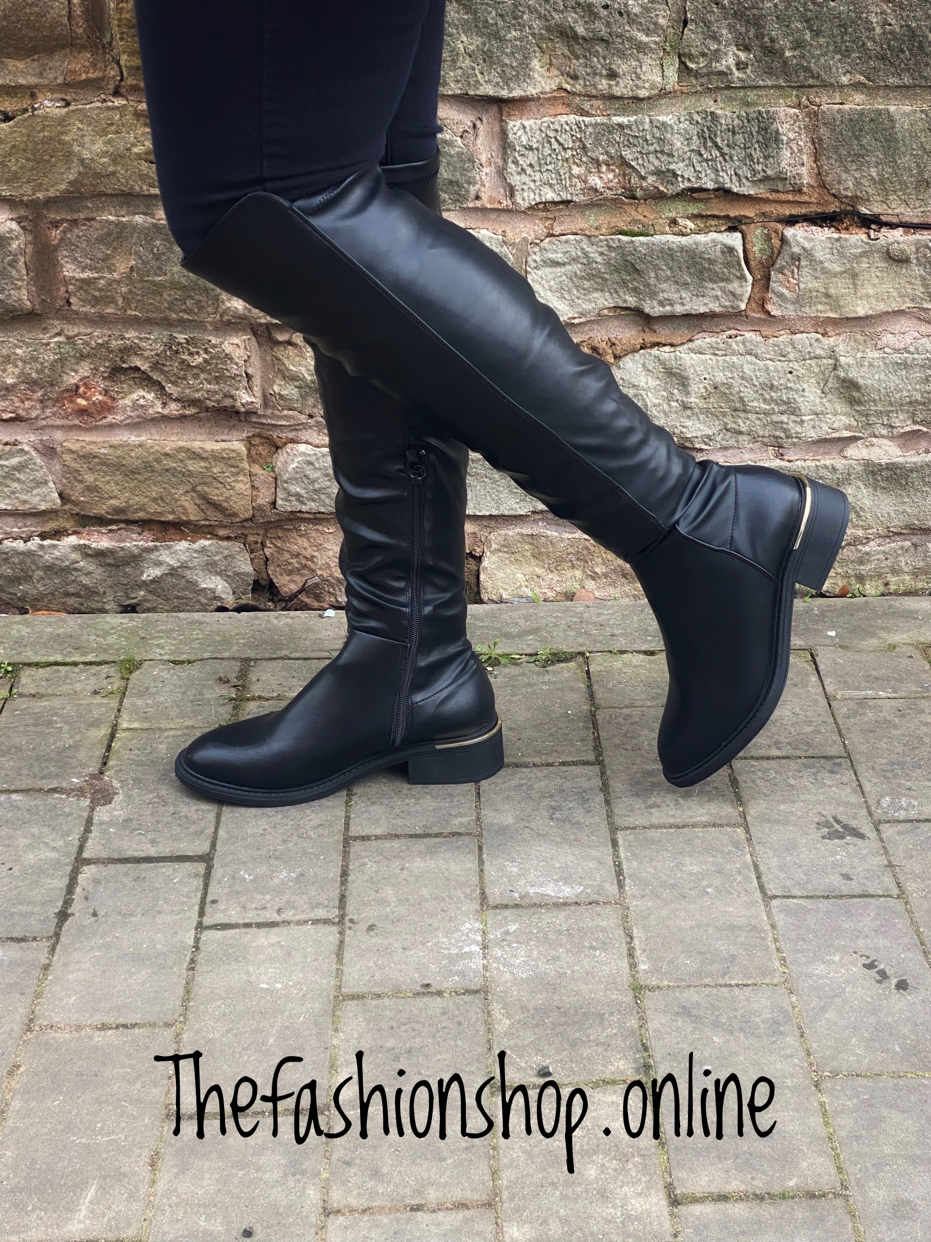 Black knee high shop boots size 3