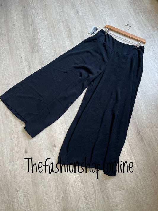 Black palazzo floaty trousers 18-22