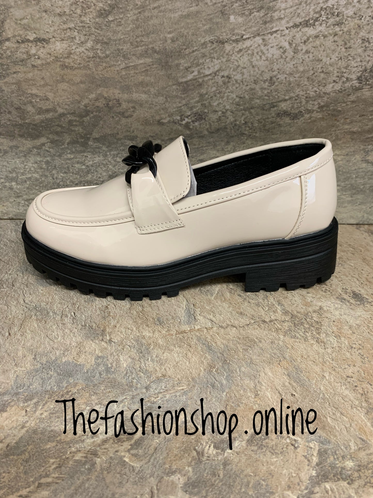 Cream chunky loafer with black chain sizes 3-8