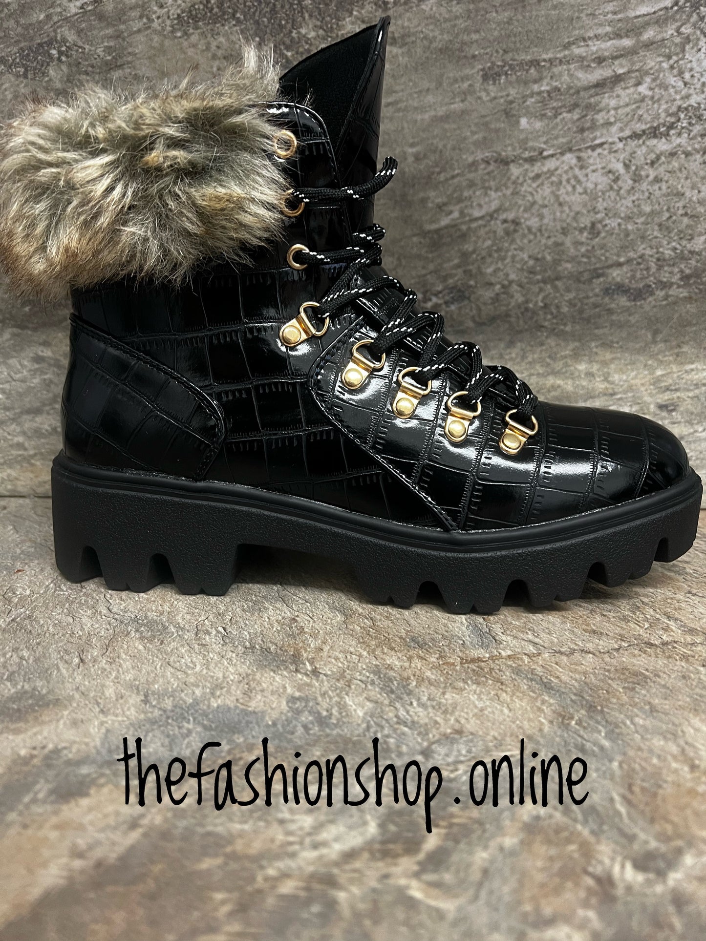 Black croc boot with faux fur sizes 3-8