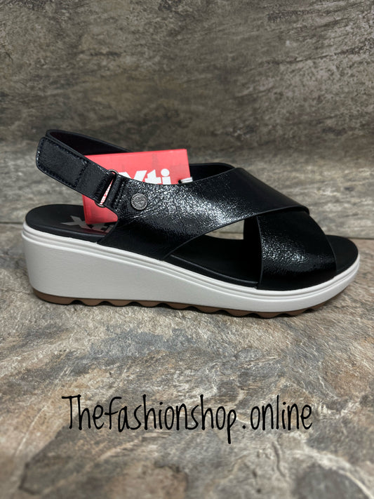 XTI Black Criss Cross Sandals sizes 3-7