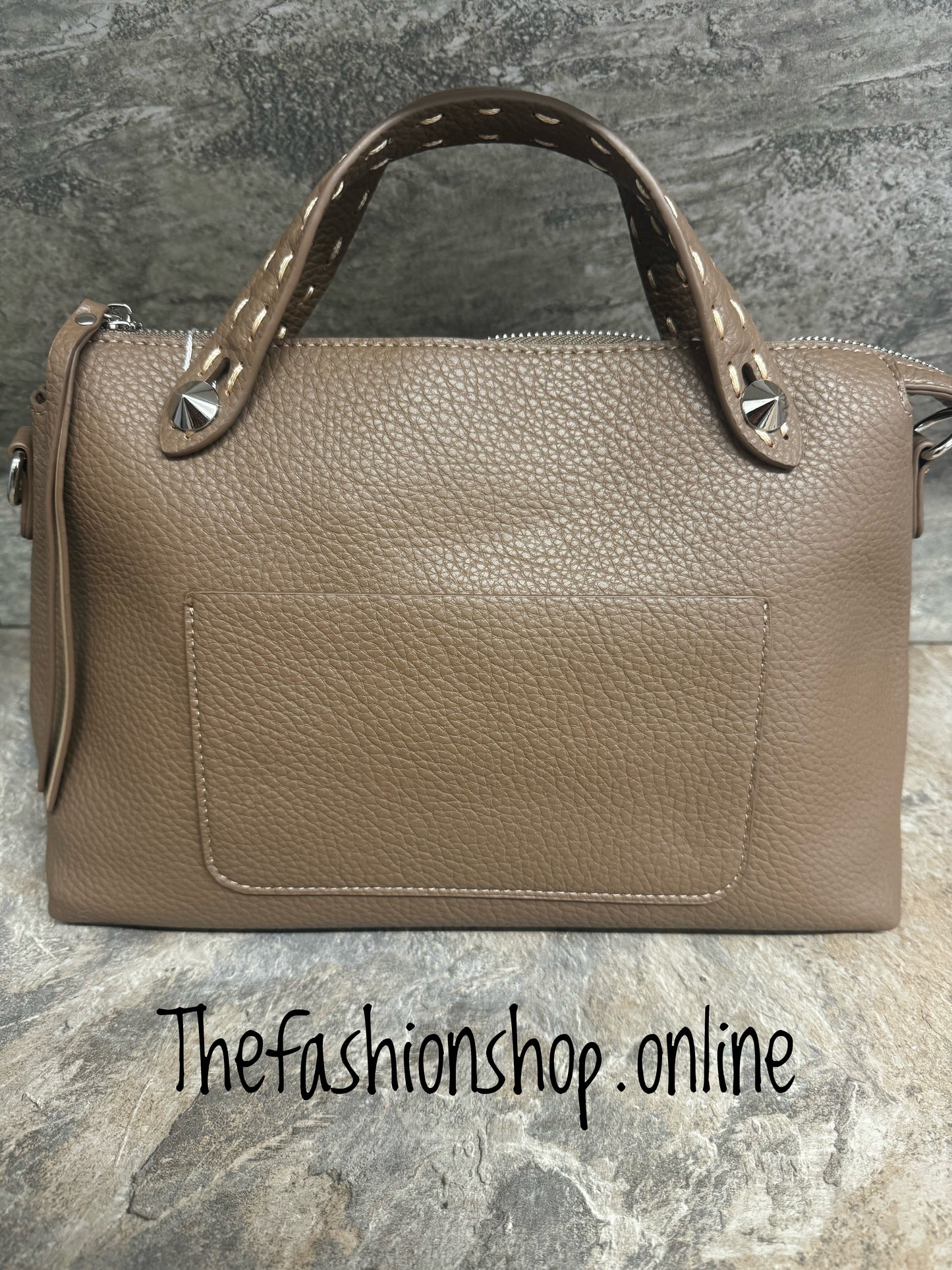 Brown medium shoulder bag with contrast stitched handle