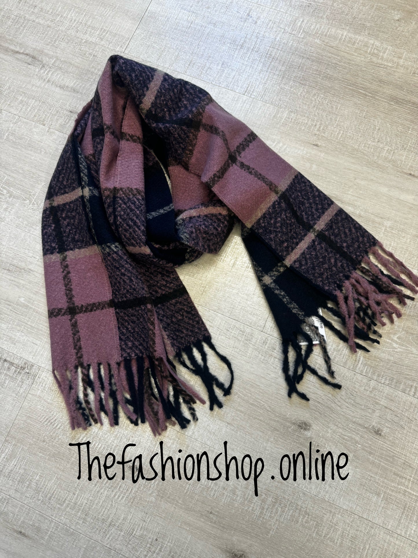 Lua pink and navy tassel scarf