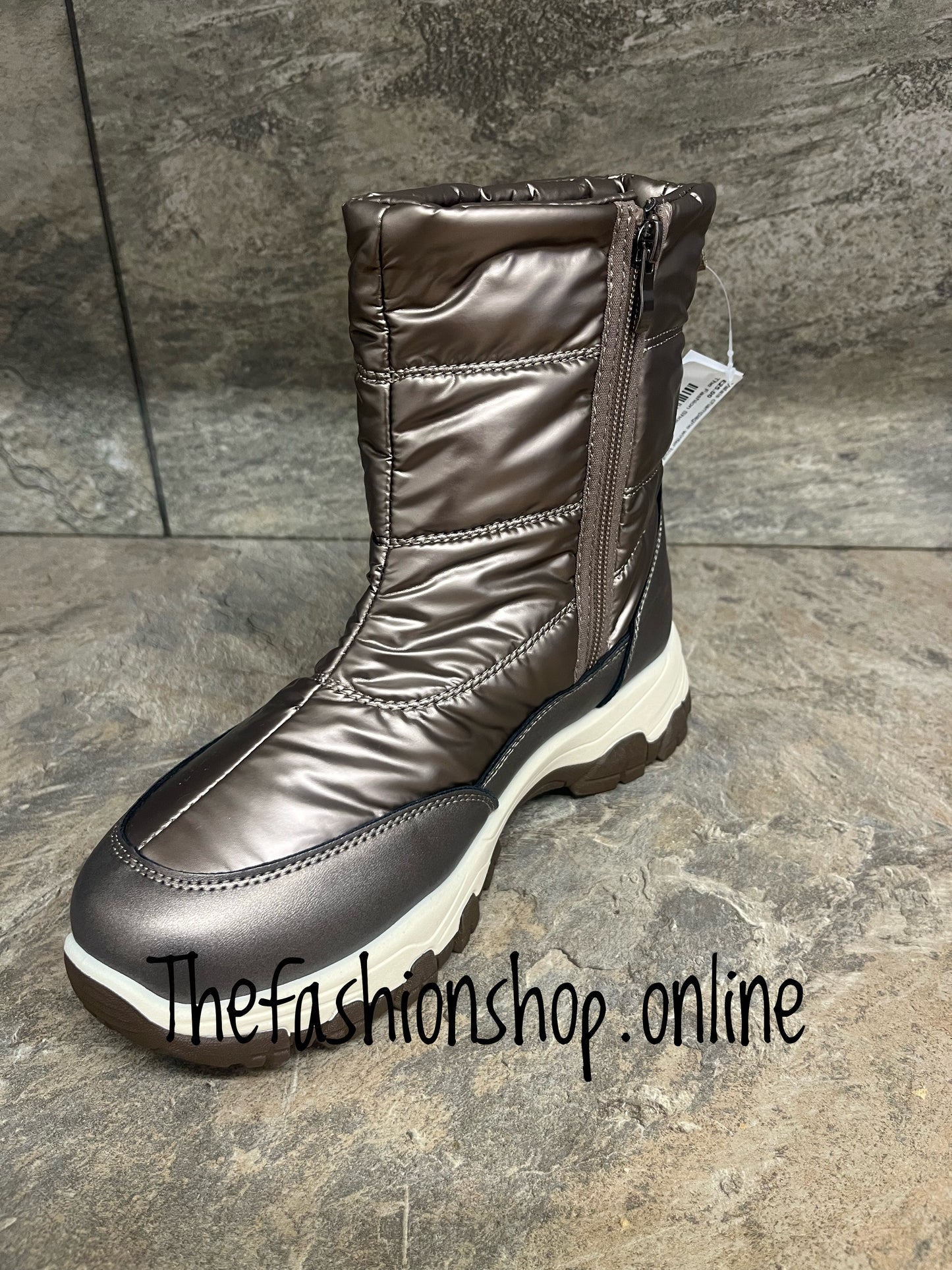 Valais champagne winter boot with side zip sizes 4-8