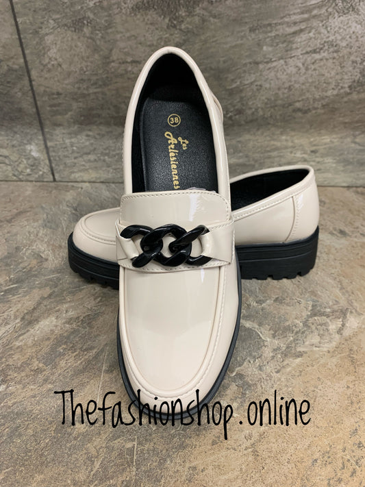 Cream chunky loafer with black chain sizes 3-8