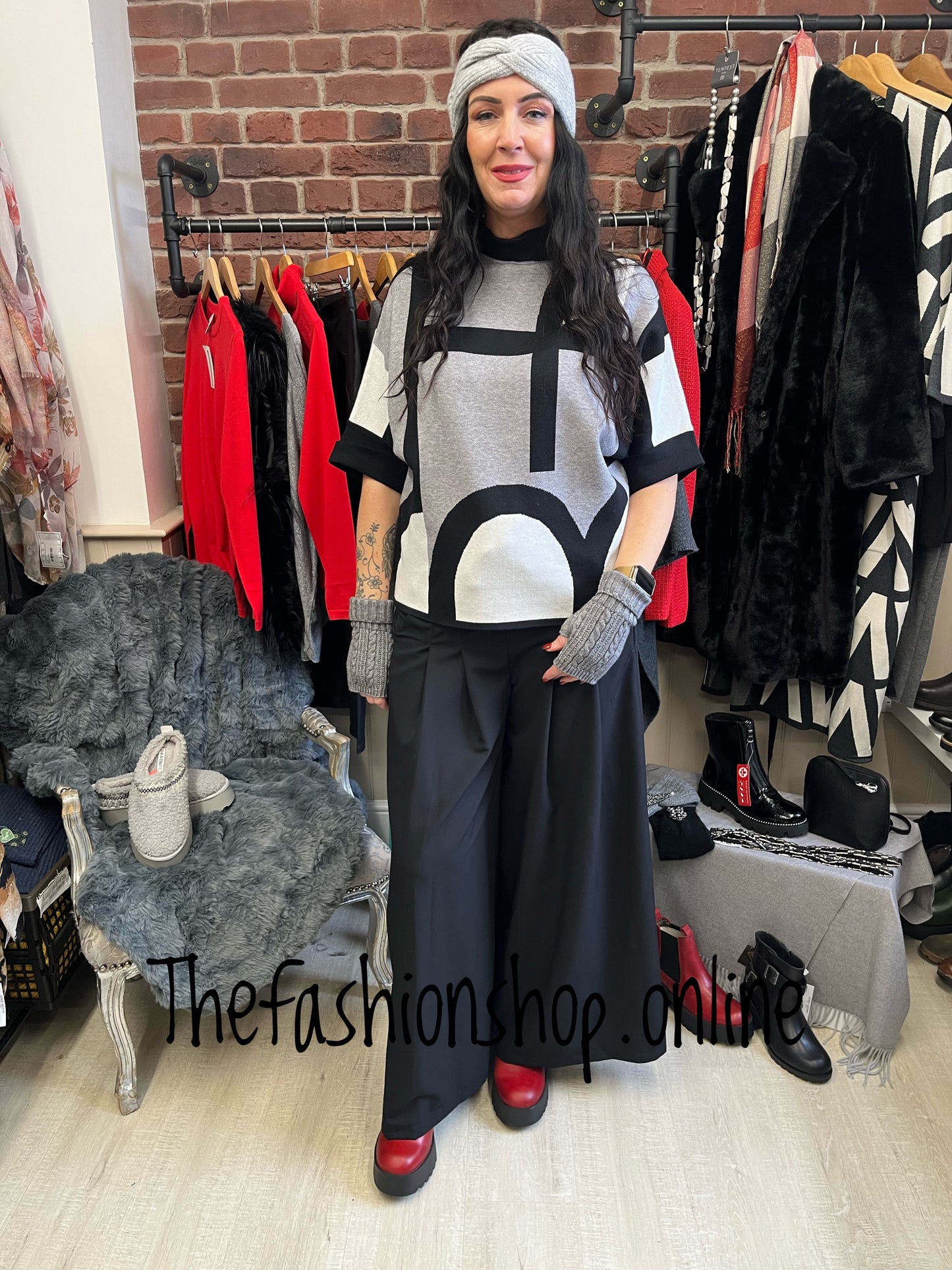 Sarah Tempest grey and black retro shapes jumper 10-18