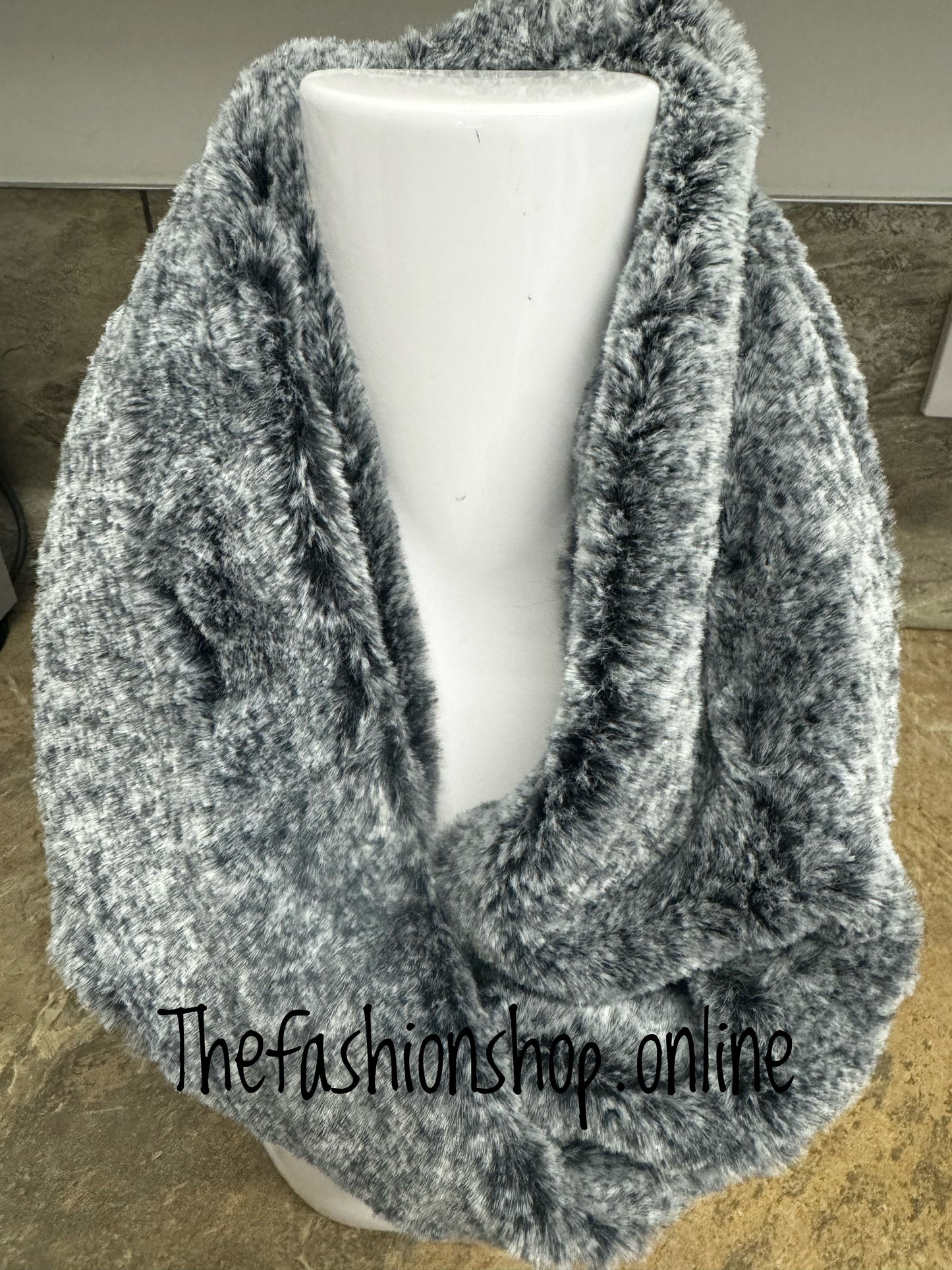 Black/ grey faux fur snood