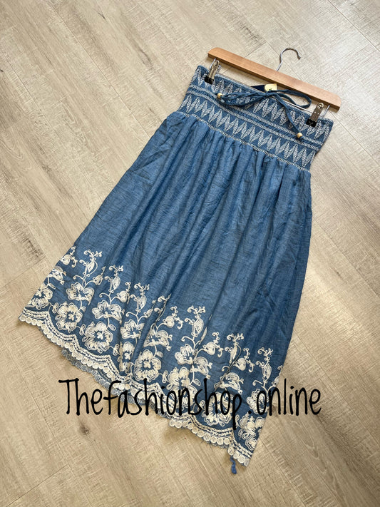 Denim blue embroidered skirt 8-14