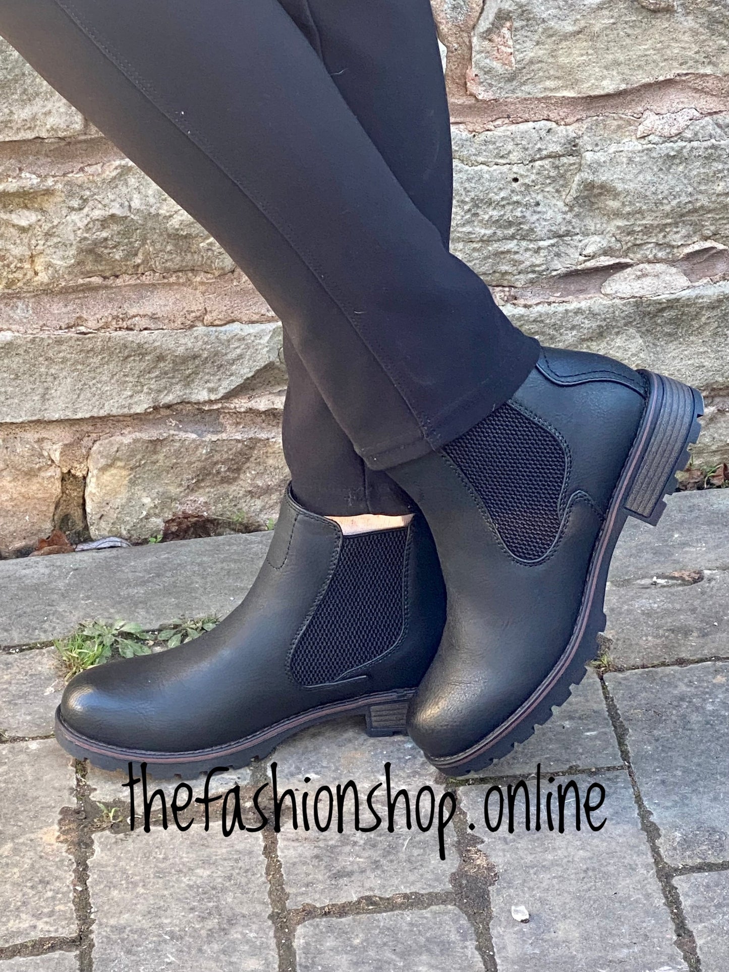 Black Lunar Dawson waterproof Chelsea boot 4-8