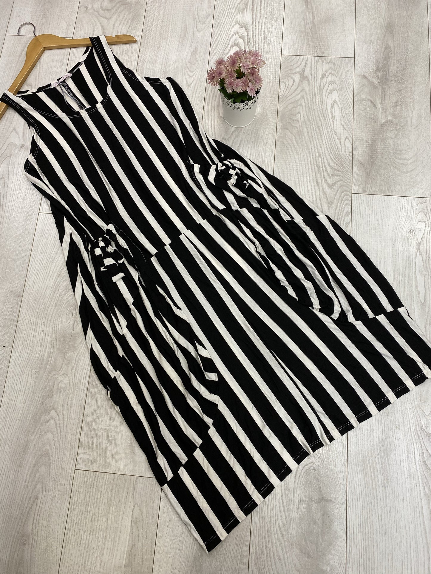 Black and white nautical dress 12-22