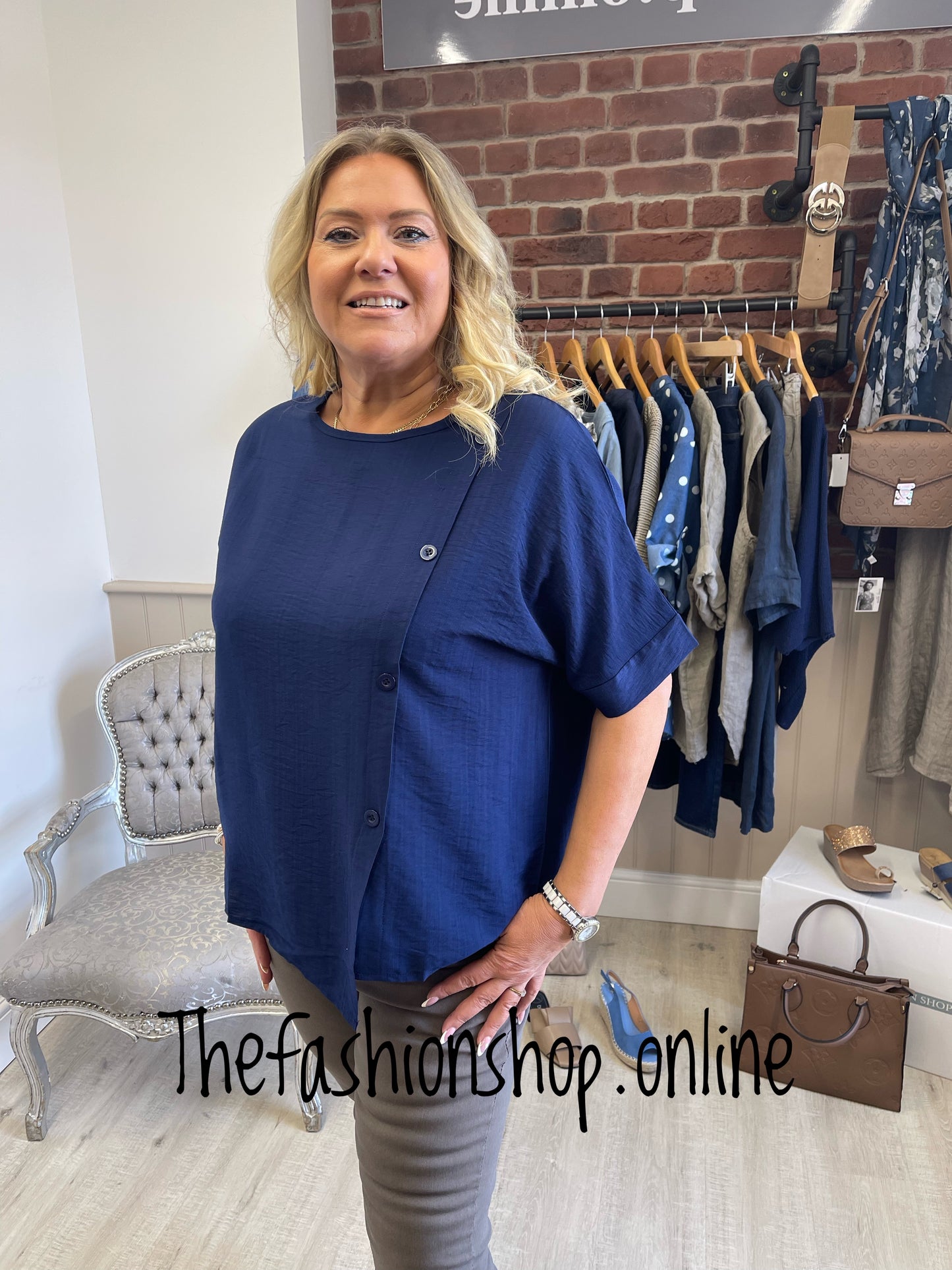 Navy asymmetric hem top 10-14, 16-18