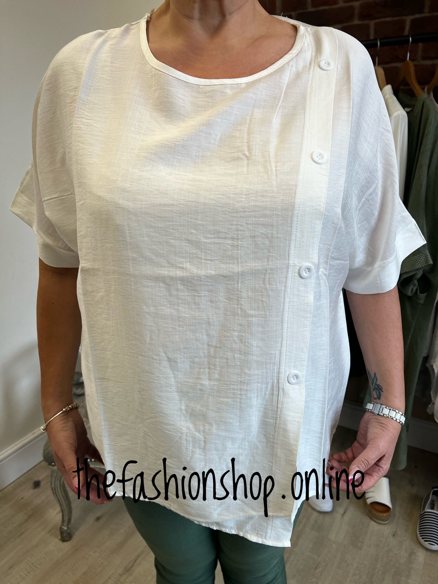 White asymmetric hem top 10-14, 16-18