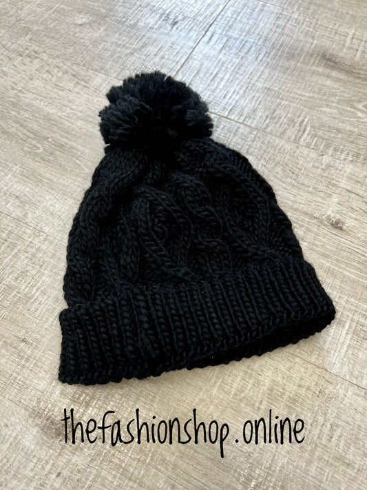 Black Eco pompom hat